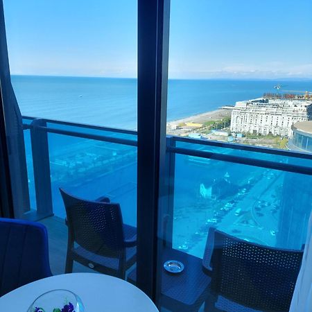 Номера На Высоких Этажах 24,31 Apartamento Batumi Quarto foto