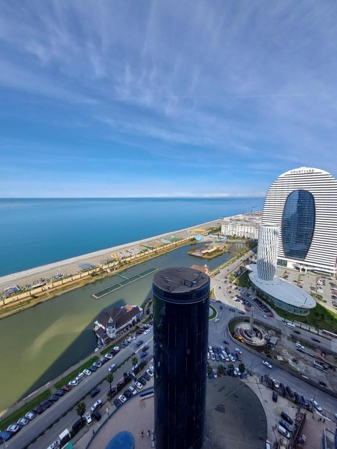 Номера На Высоких Этажах 24,31 Apartamento Batumi Exterior foto