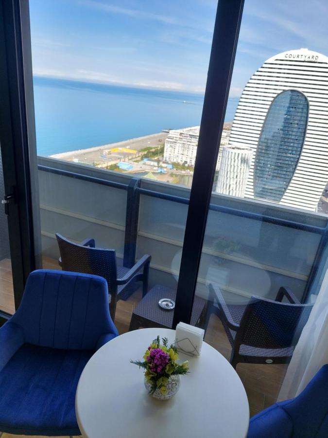Номера На Высоких Этажах 24,31 Apartamento Batumi Exterior foto