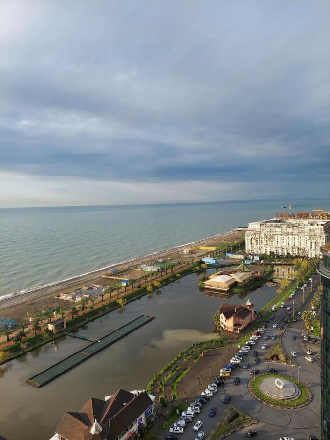 Номера На Высоких Этажах 24,31 Apartamento Batumi Exterior foto