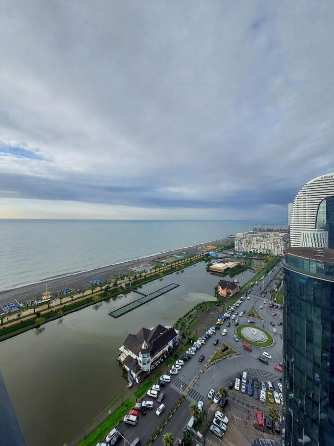 Номера На Высоких Этажах 24,31 Apartamento Batumi Exterior foto