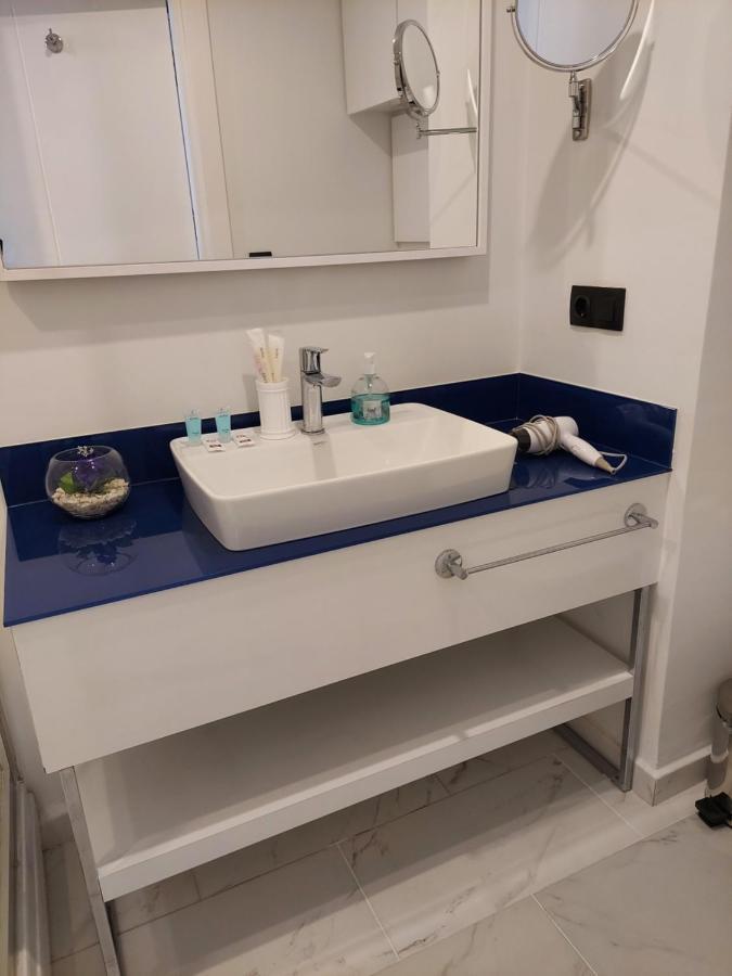 Номера На Высоких Этажах 24,31 Apartamento Batumi Exterior foto